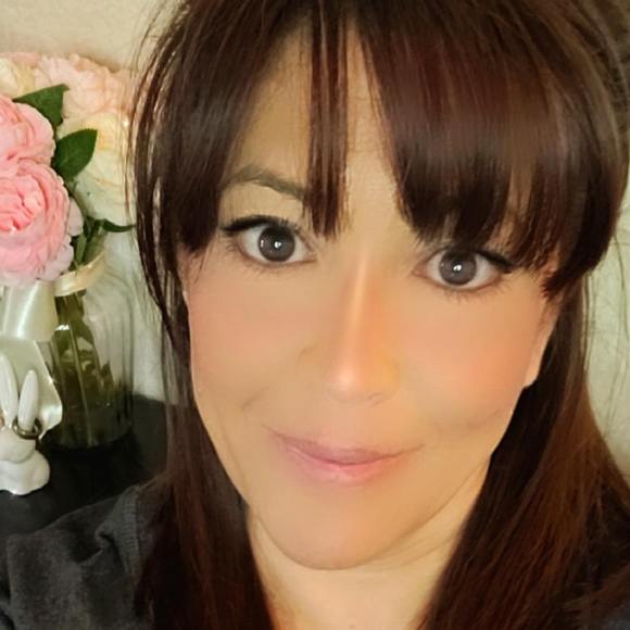 Meet your Posher, Linda - Picture 1 of 1